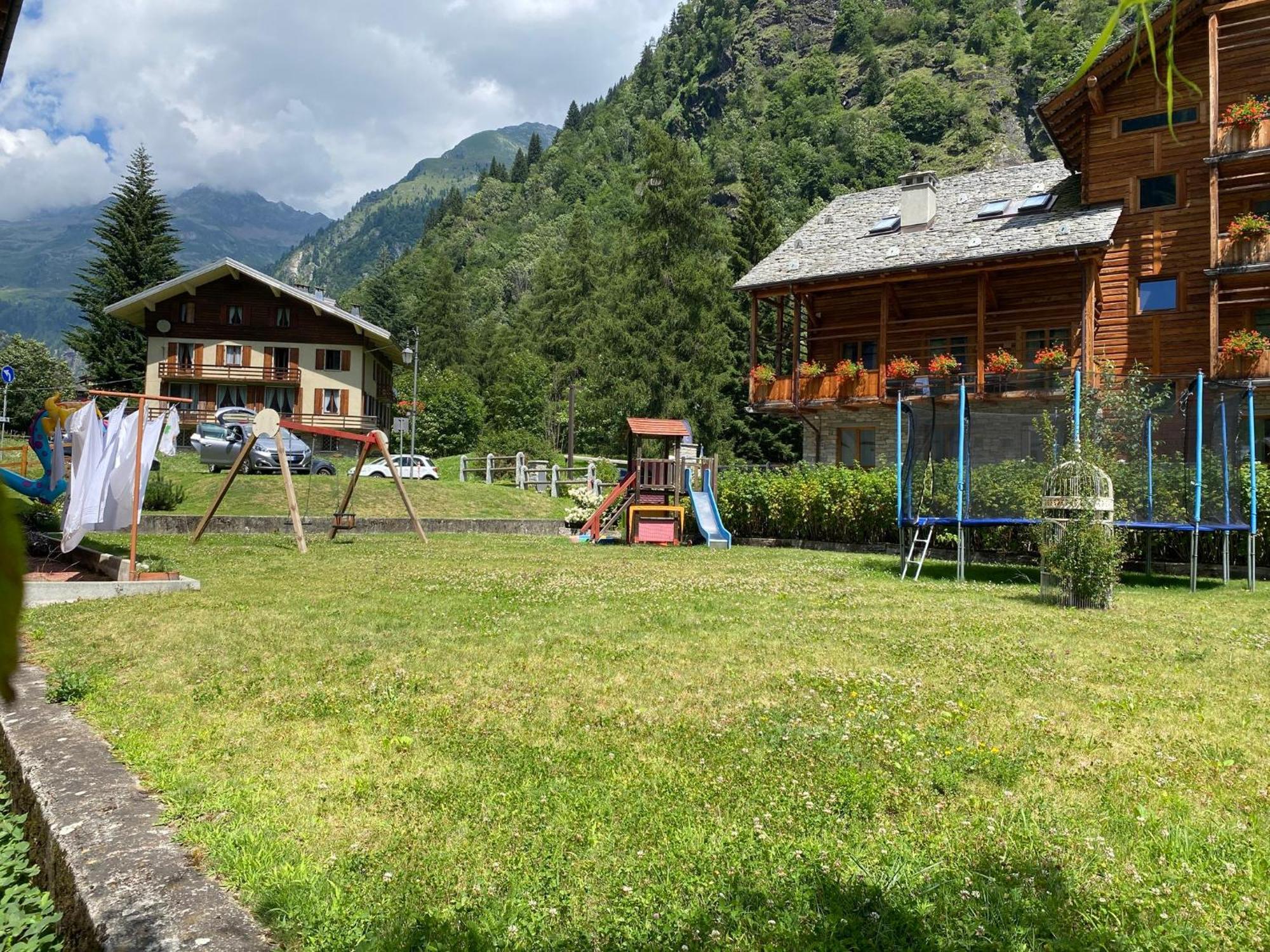 L'Aria Di Casa Bed & Breakfast อาลันญา วัลซีเซีย ภายนอก รูปภาพ