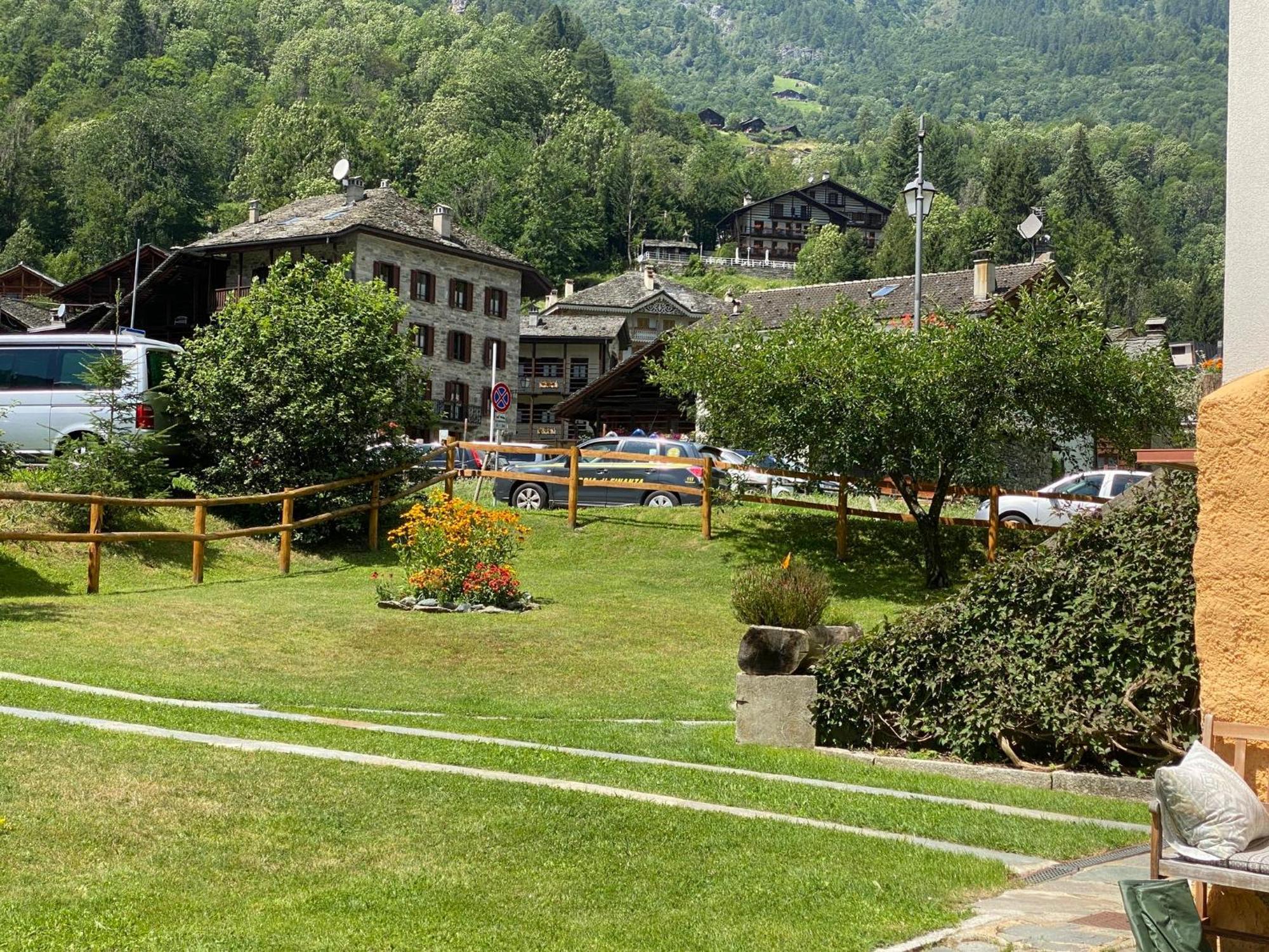L'Aria Di Casa Bed & Breakfast อาลันญา วัลซีเซีย ภายนอก รูปภาพ